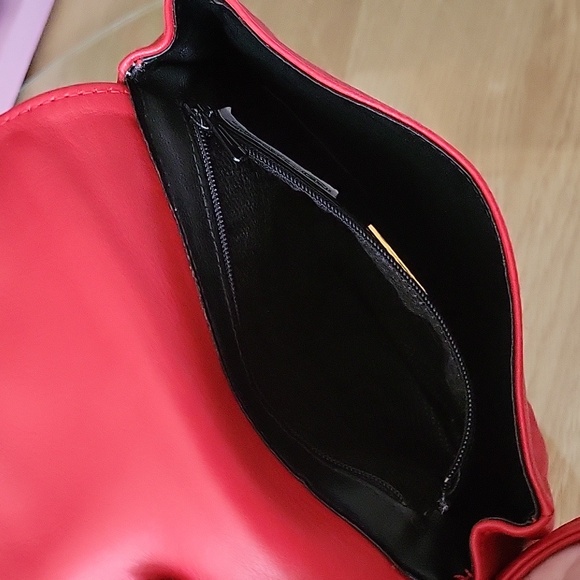 Neiman Marcus Mini Red belt bag Small Made In Italy 🥰❤💋 - Picture 8 of 11
